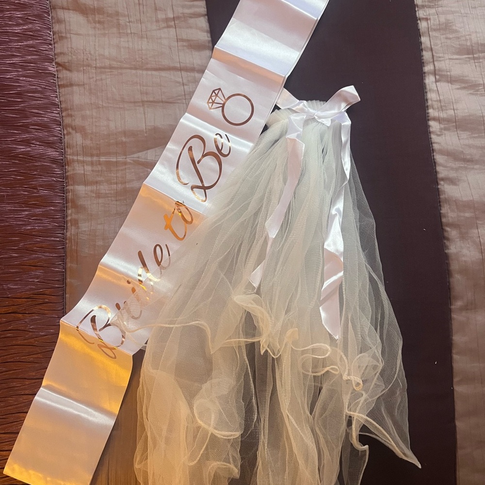 Bride to Be Sash and Veil Set